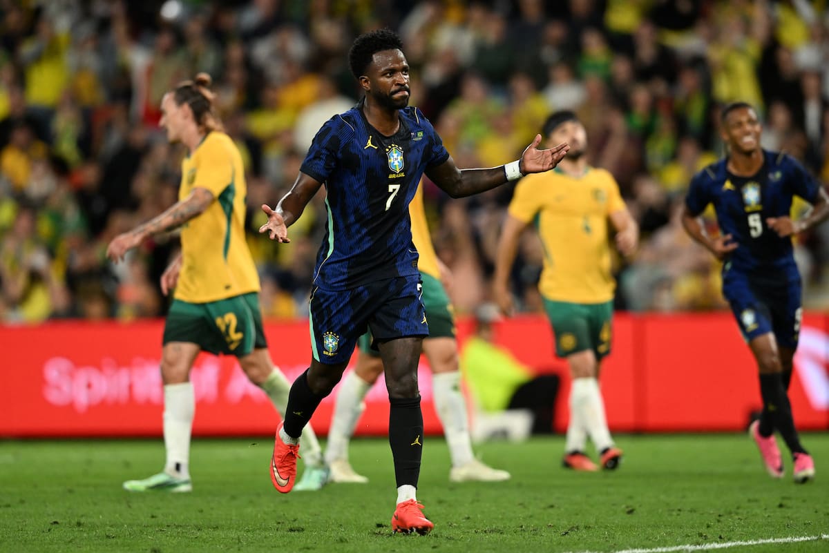 BRISBANE (Australia), 30/09/2026.- Vinicius Junior (C) of Brazil celebrates after scoring a goal during the Queensland Football Series international friendly soccer match between Australia and Brazil at Suncorp Stadium in Brisbane, Australia, 29 September 2026. Brazil won the match 2-1. (Futbol, Amistoso, Brasil) EFE/EPA/DARREN ENGLAND AUSTRALIA AND NEW ZEALAND OUT