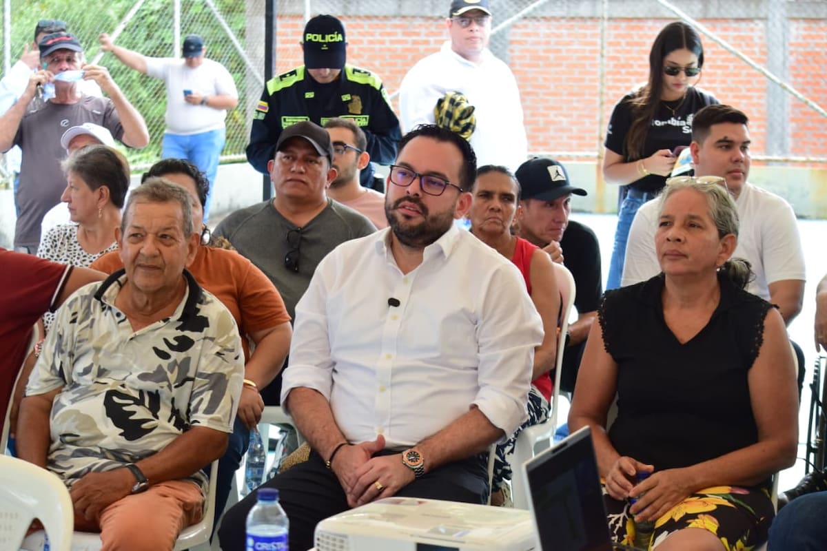 El Ministro de Minas y Energía y de ESSA anunció en Barrancabermeja el inicio del piloto de Cuadras Energéticas.
Suministrada/Vanguardia