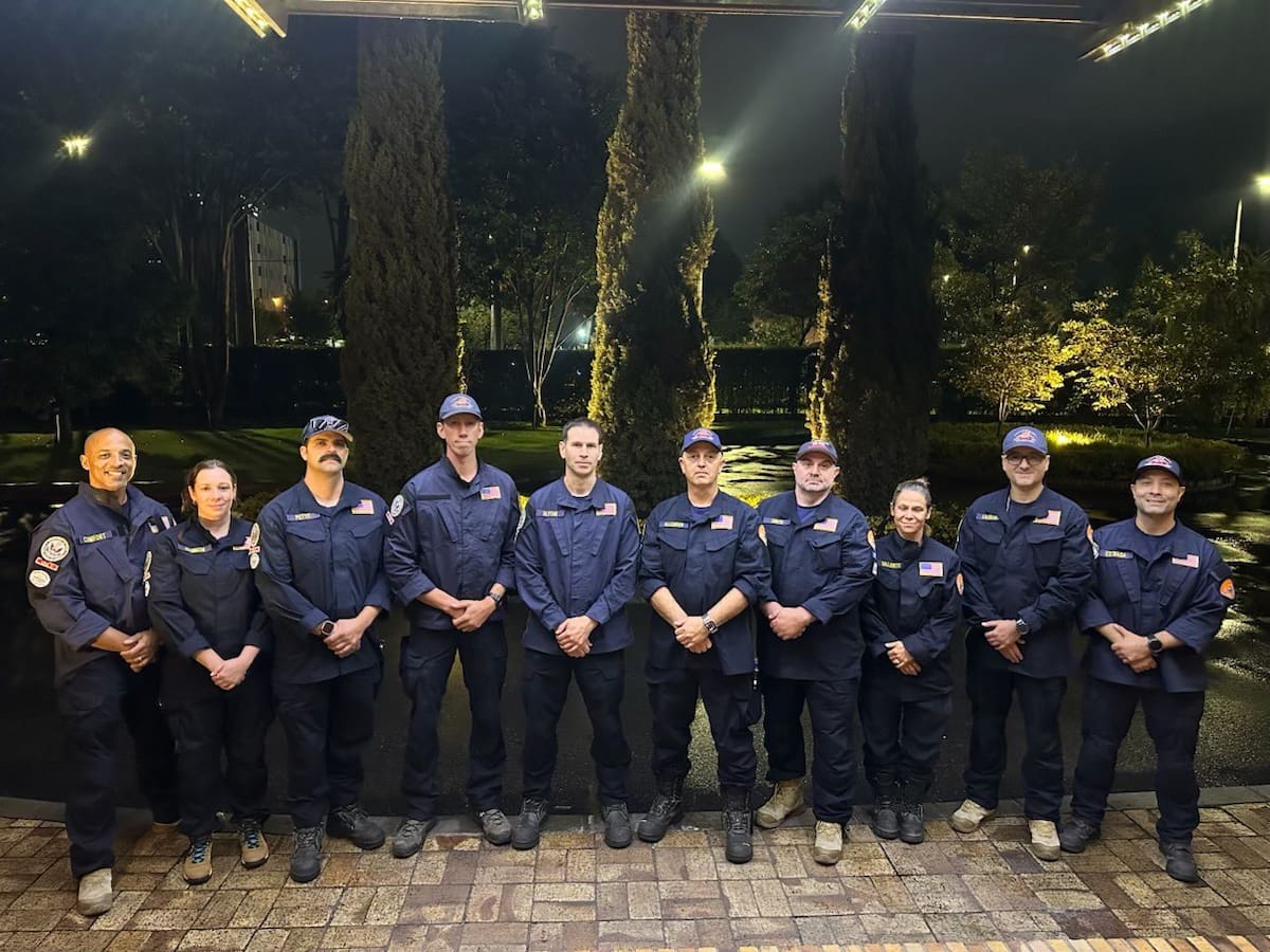El equipo USA-2 ha llegado a Colombia junto con el USA-1 para ayudar con la coordinación de búsqueda y rescate, y las evaluaciones de ingeniería estructural tras terremoto del 10 de agosto.