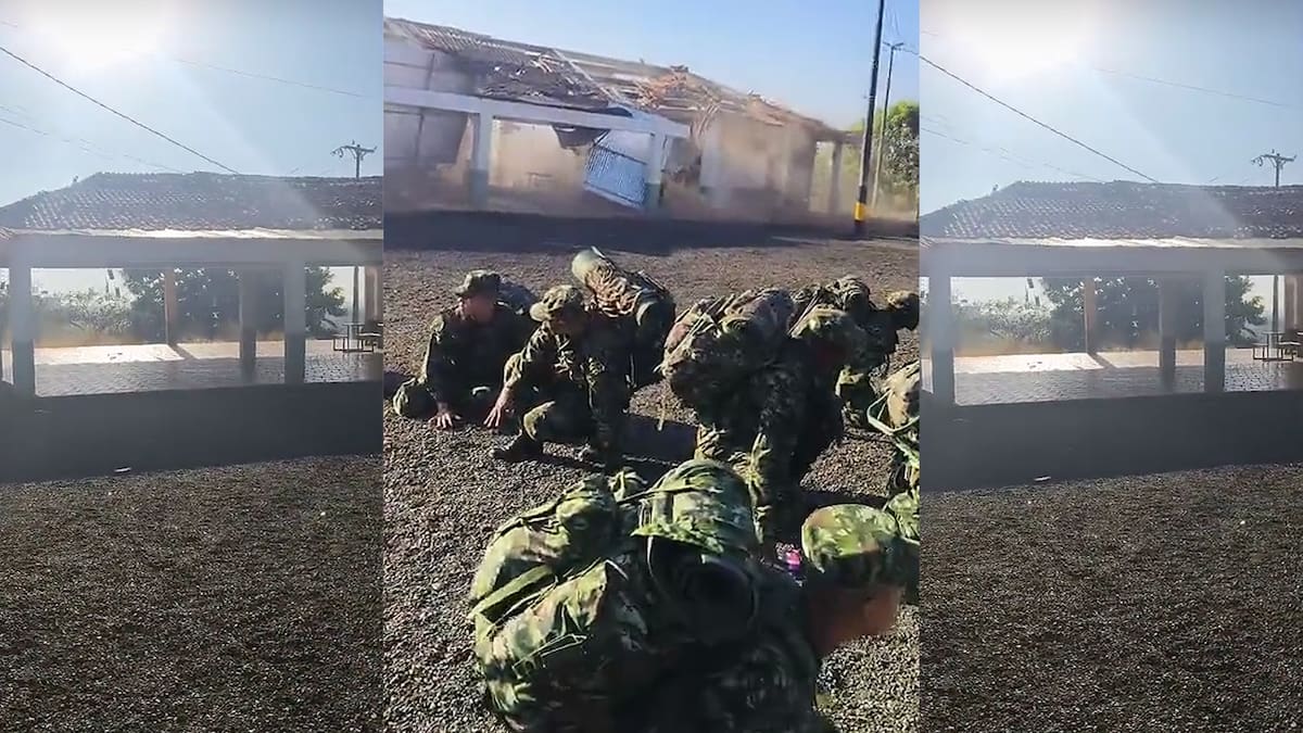En video quedó registrado Como un grupo de soldados vivieron el terremoto.