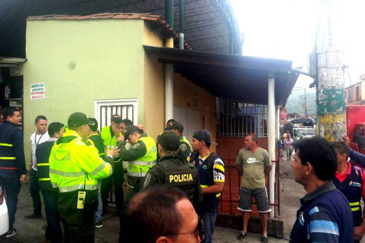 La Junta Directiva de la Asociación de Inquilinos envió una carta, en abril, exigiendo el inicio de las acciones pertinentes para recuperar andenes y vías. (Foto: Suministrada / VANGUARDIA LIBERAL)
