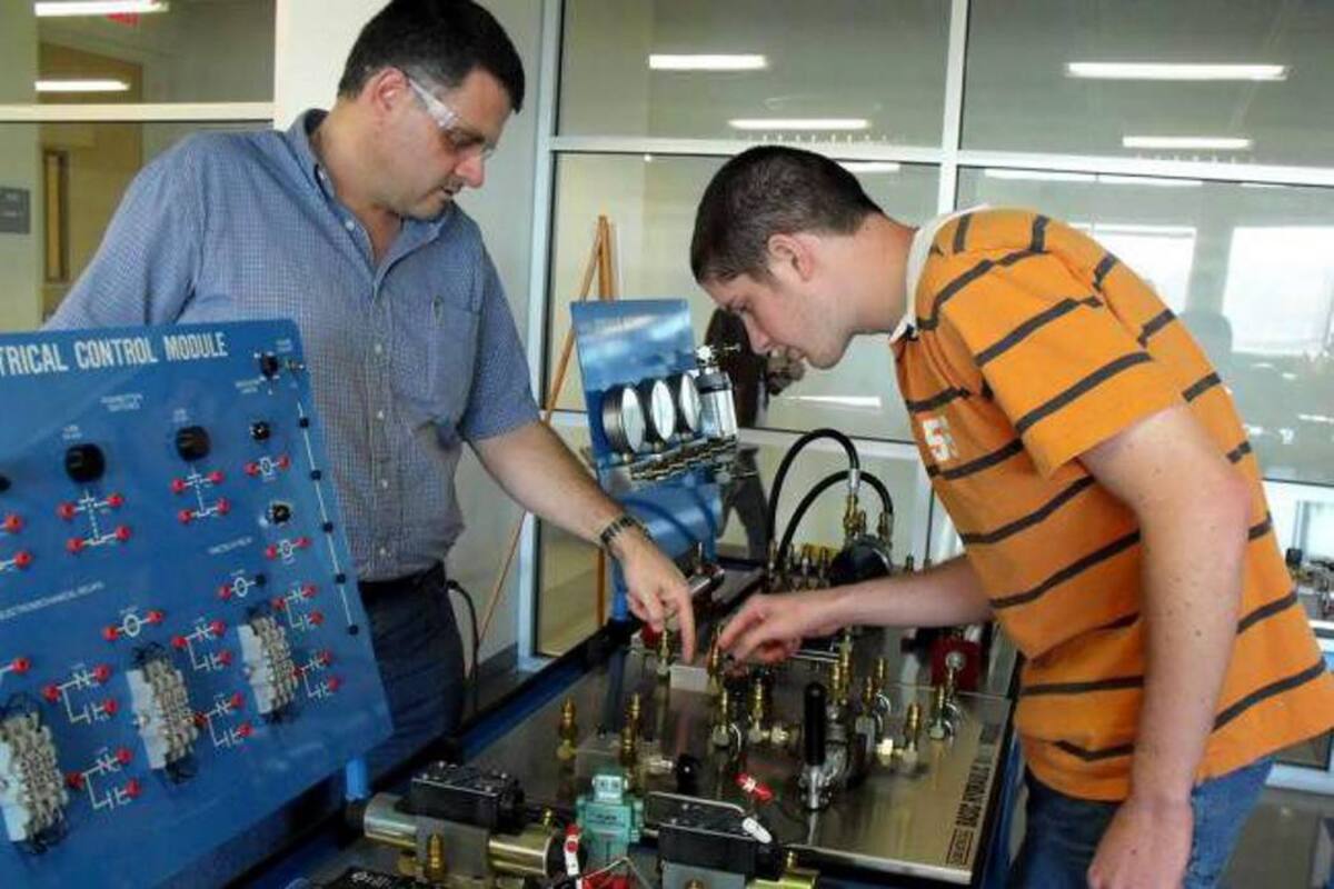 En los índices de competitividad, Colombia se encuentra en el puesto 110 en capacidad de los trabajadores para usar las nuevas tecnologías. (Foto: Archivo/ VANGUARDIA LIBERAL)