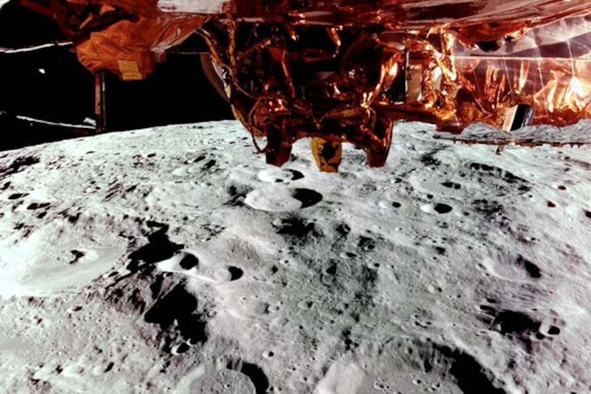 La sonda Blue Ghost de la empresa Firefly Aerospace alunizó en Mare Crisium en la Luna, tras un viaje de seis semanas por el espacio. Es la segunda misión privada en lograr este hito.