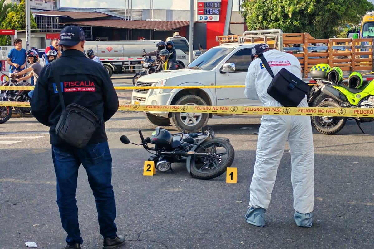 Sonia Smith Toloza Martínez fue atacada a tiros mientras se movilizaba en su motocicleta por la carrera 15 con calle 21.
Fotografías: Marco Valencia/VANGUARDIA.