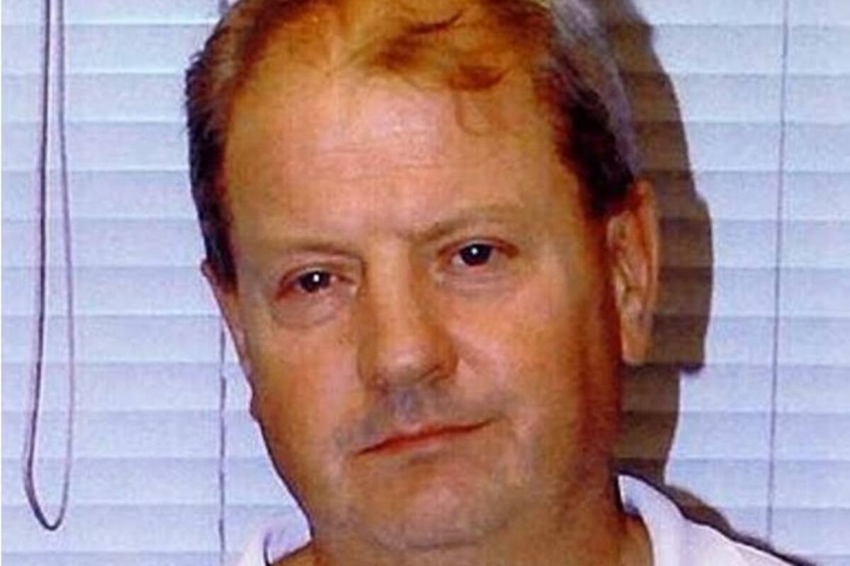 Conocido como 'El Estrangulador de Suffolk', asesinó a cinco trabajadoras sexuales en Ipswich en un lapso de 40 días. Con 48 años, Steve Wright fue condenado a cadena perpetua.