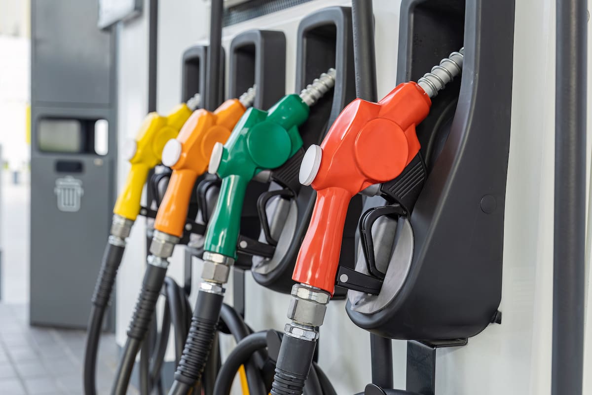 El Gobierno Nacional ajustó las tarifas de los combustibles debido a la tensión global. Revise los valores vigentes en las principales capitales. | Foto: Vanguardia.