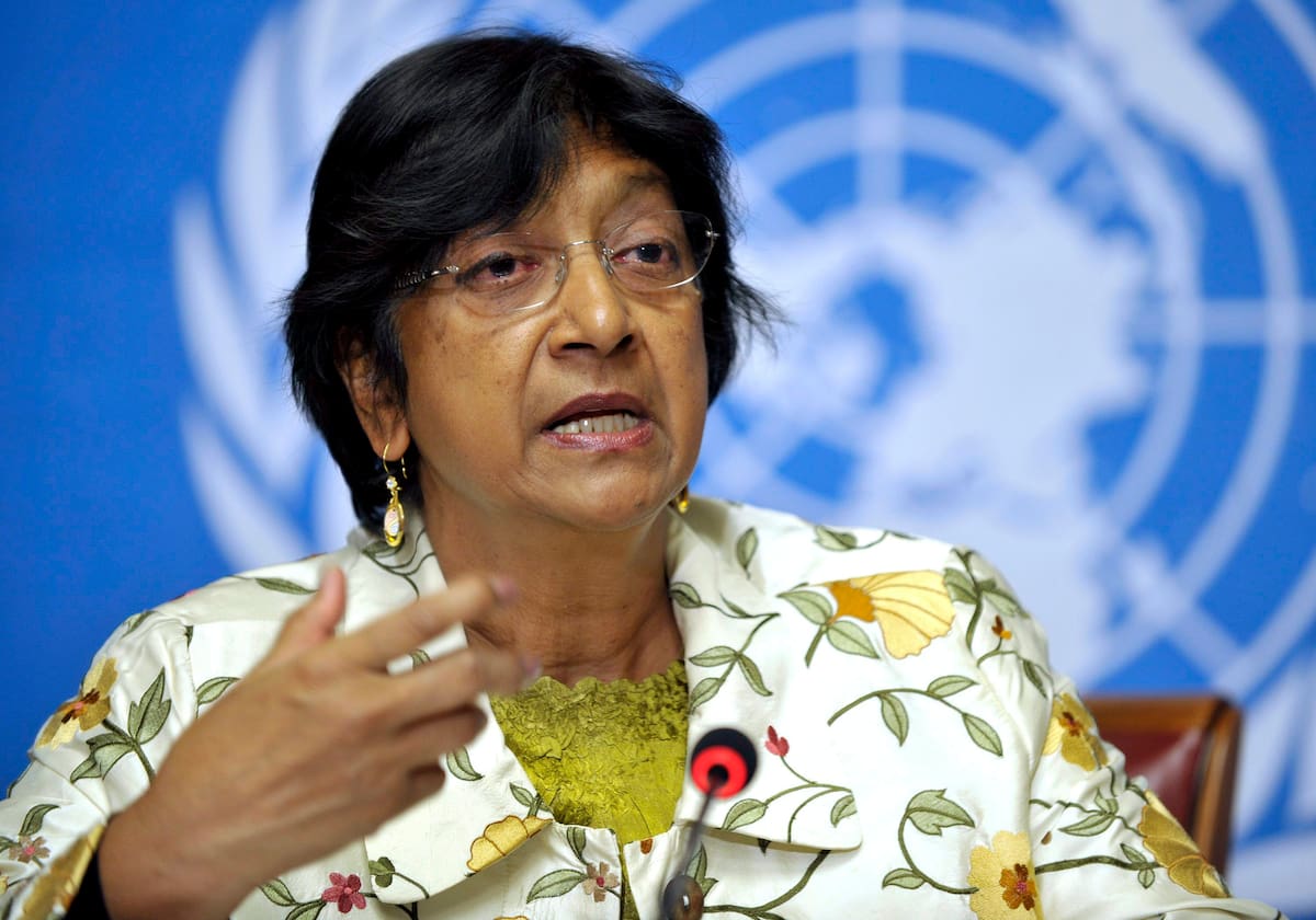 GE107 GINEBRA. SUIZA. 09/12/2010.- La sudafricana Navanethem "Navi" Pillay, Alta Comisionada de la ONU pra Derechos Humanos, interviene en una rueda de prensa en la sede europea de la ONU, en Ginebra, Suiza, hoy jueves 9 de diciembre de 2010. La comisionada habló, entre otros asuntos, sobre las presiones ejercidas sobre la empresa MasterCard para bloquear pagos a la organización WikiLeaks. EFE/MARTIAL TREZZINI