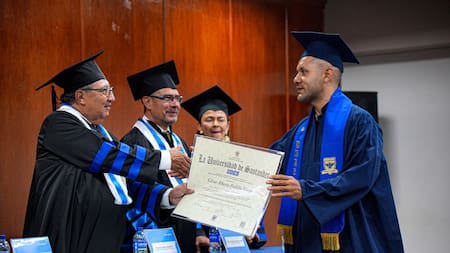 UDES graduó la primera promoción del programa Técnico Laboral en Auxiliar de Clínica Veterinaria