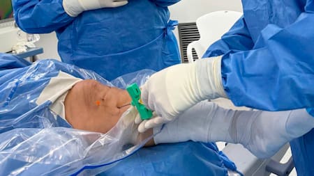 Plasma intraóseo: la innovadora técnica de la Clínica de la Rodilla para tratar la artrosis desde la raíz
