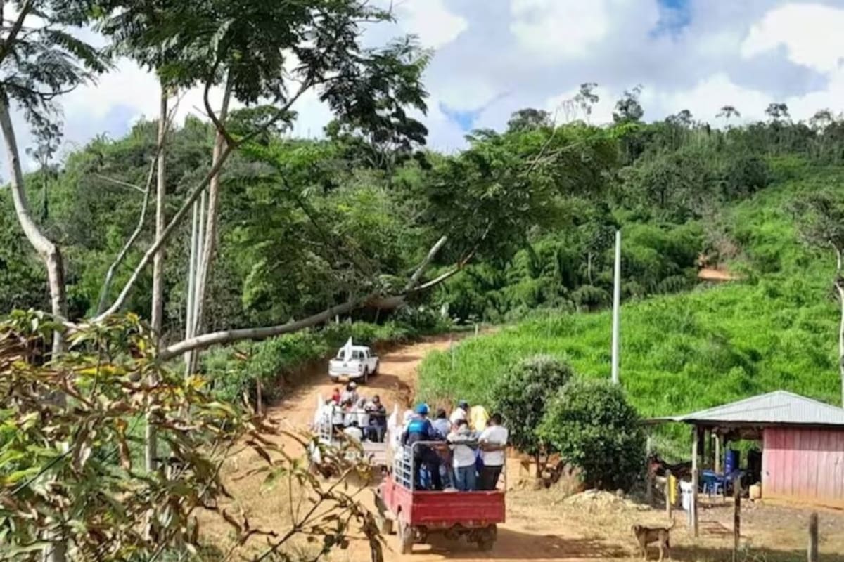 Cahucopana emitió una denuncia pública en la que alerta sobre un bloqueo económico, presuntos desplazamientos y afectaciones humanitarias en comunidades rurales de Santa Rosa del Sur, en el sur de Bolívar.
Suministrada/Archivo/Vanguardia