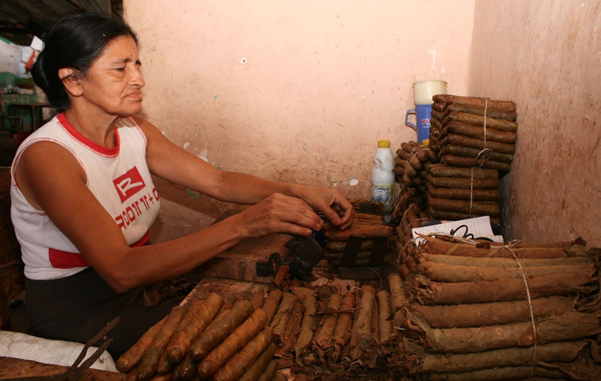 La fabricación de tabacos artesanales en Piedecuesta. Foto: Archivo / VAnguardia