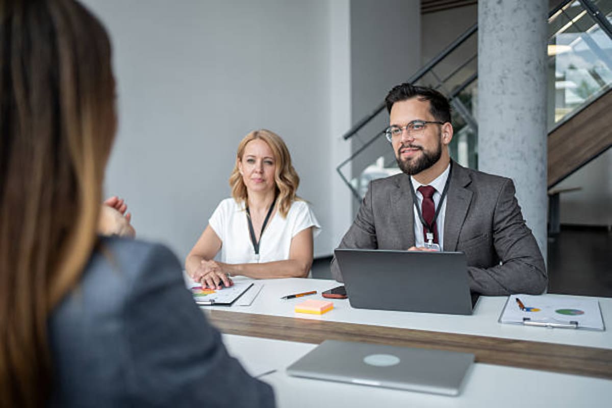 Varias ejecutivos de una empresa.