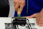 Una experiencia artística para rayar, entintar y estampar sin químicos en Bucaramanga
