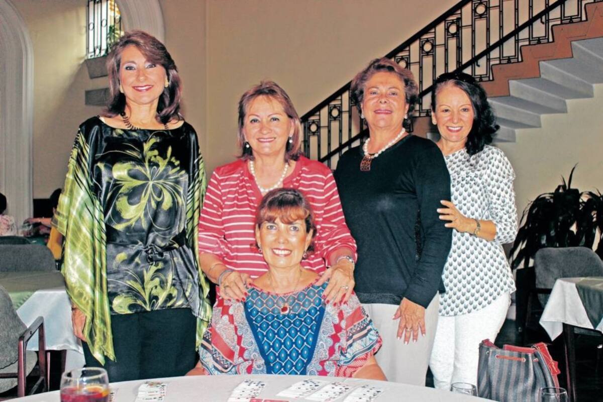 Luz Marina Corso, Cecilia de López, Gladys de Carrizosa, Marina de Mantilla y Leonor Rojas de González. (Foto: Fabián Hernández / VANGUARDIA LIBERAL )