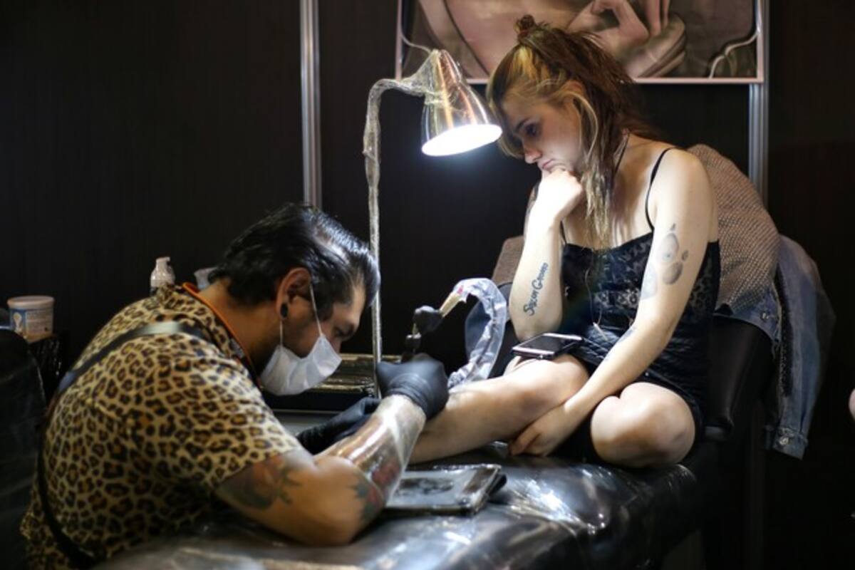 Los tatuajes son una forma de expresión que cada vez está más presente en Colombia.