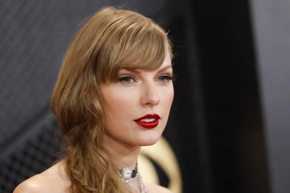 La demanda viene por el rastreo de ubicación de los vuelos que hace Taylor Swift. Es decir invasión de privacidad, no por contaminar con su avión privado. EFE / VANGUARDIA