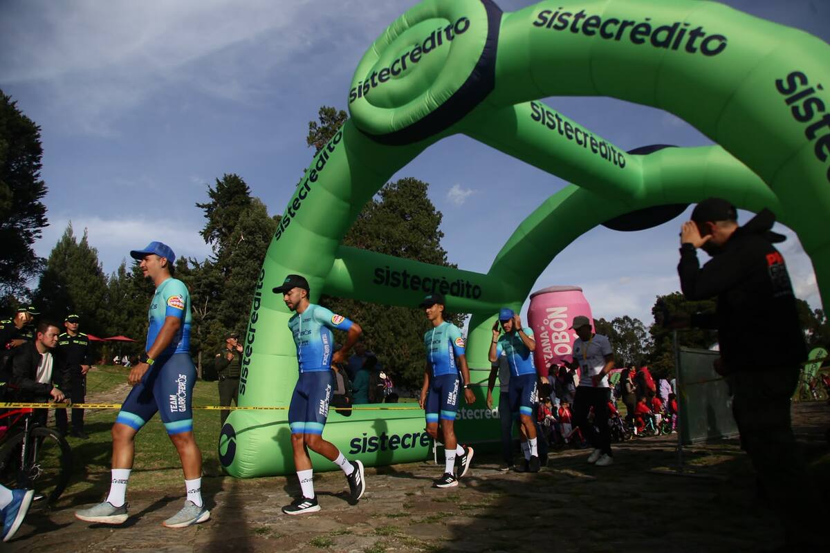 Team Garroteros, equipo del municipio de Piedecuesta en su primer Clásico RCN. Foto: Lina Gasca/Colprensa