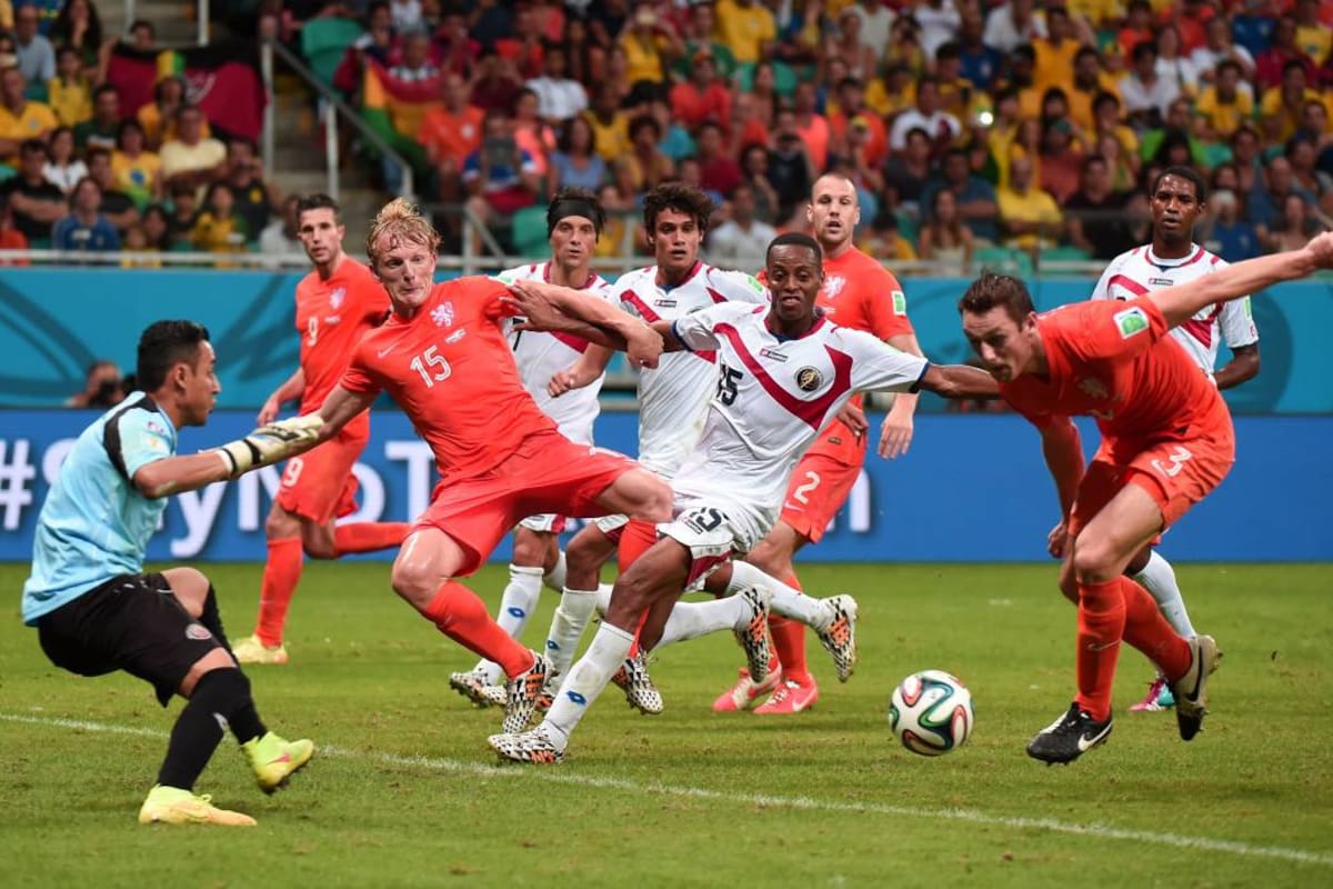 Costa Rica, que contó con la excelente actuación del portero Keylor Navas, llegó hasta los cuartos de final donde empató sin goles frente a Holanda y perdió en la serie de penales. (Foto: Archivo / VANGUARDIA LIBERAL)