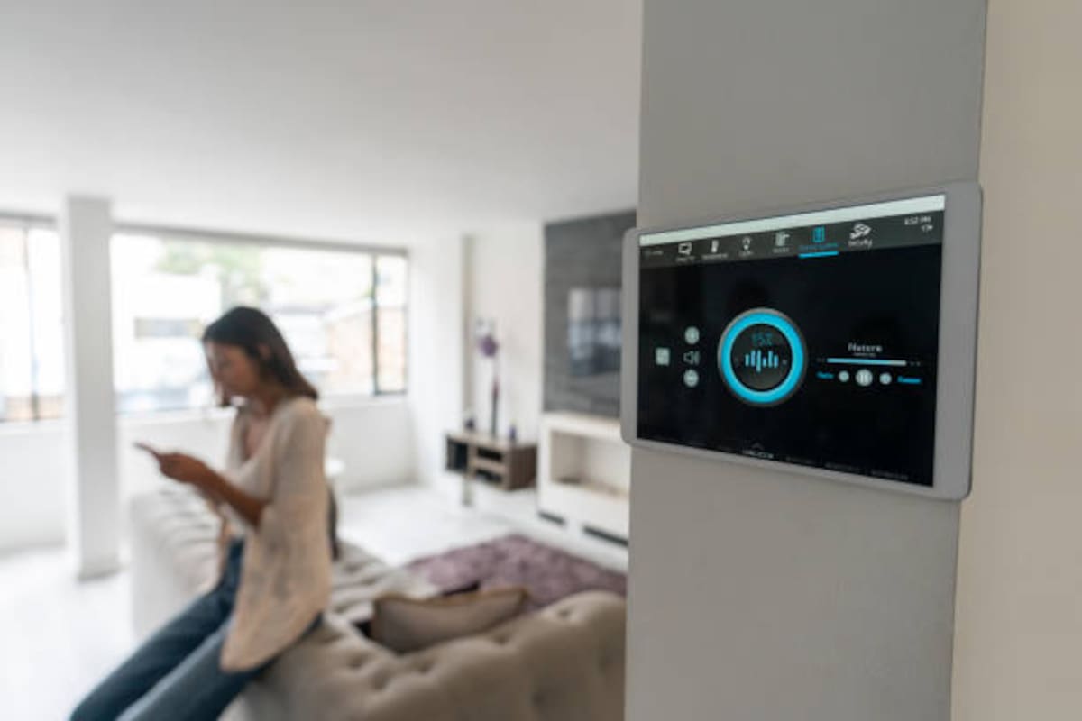 Independizarse en Colombia cambió: así la tecnología facilita la vida de quienes viven solos.