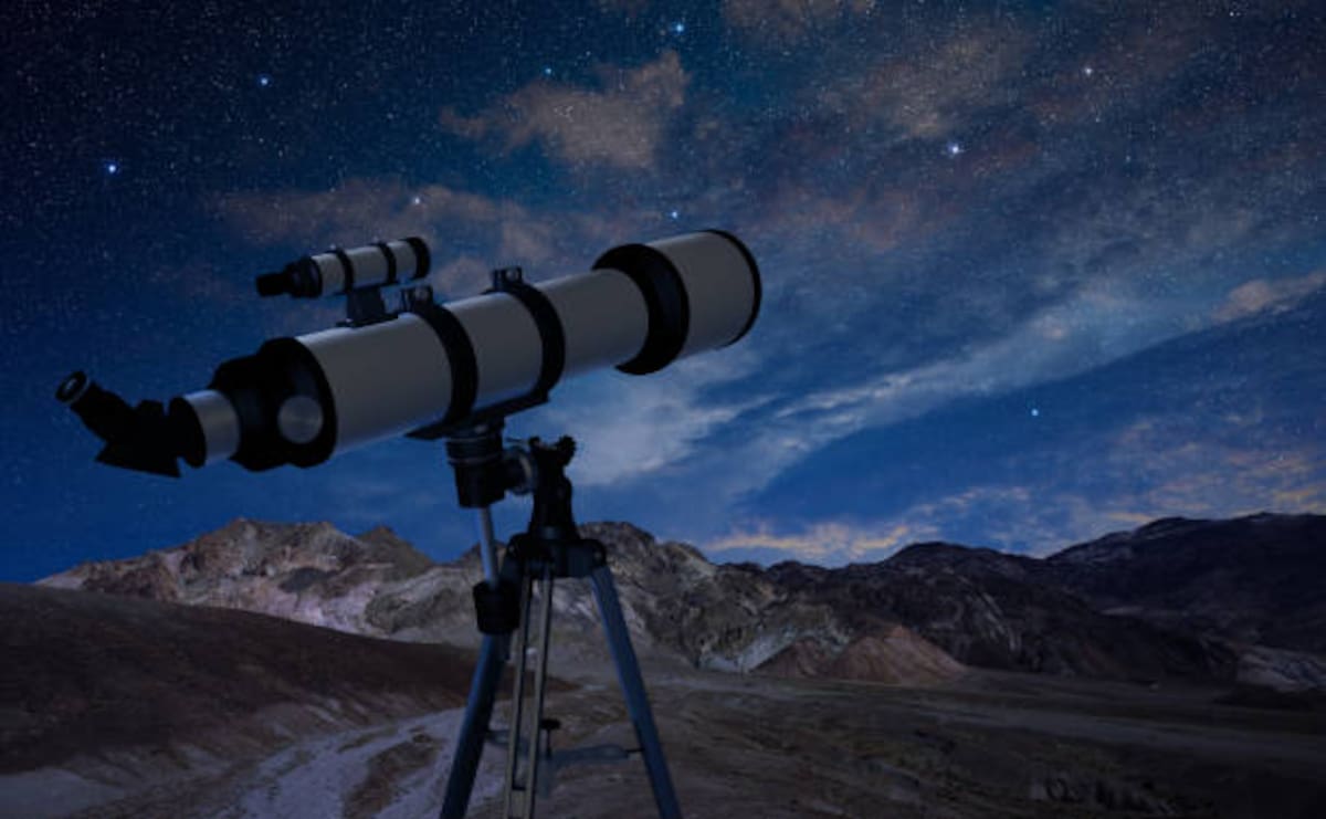 Un telescopio de al menos 80 milímetros de apertura puede permitir reconocer a Neptuno como algo más que un punto de luz.