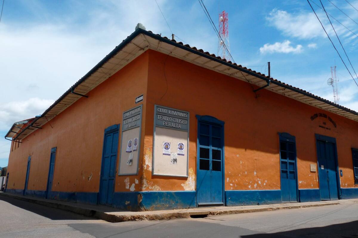 Teatro Coliseo Peralta, ubicado en la Carrera 12 con Calle 41. (Archivo / Vanguardia)