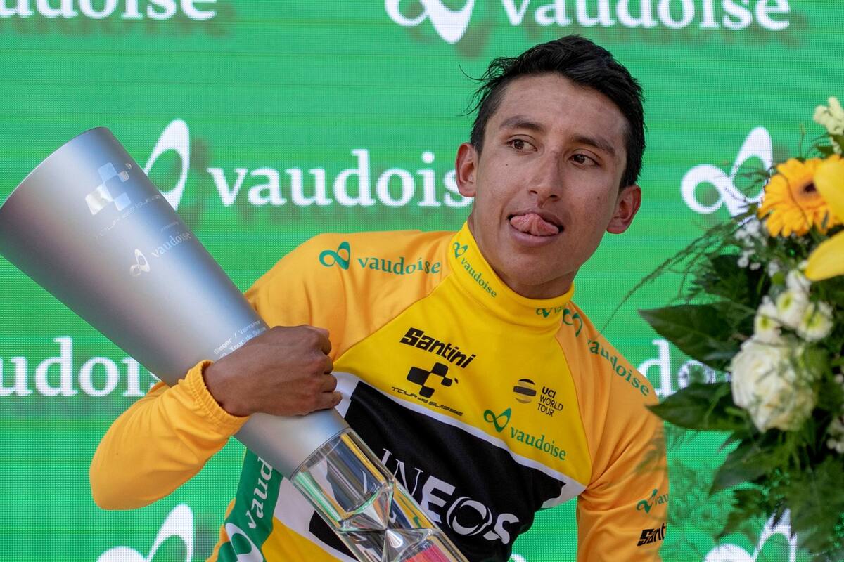El colombiano Egan Bernal se coronó campeón de la Vuelta a Suiza, cerrando así su preparación de cara al Tour de Francia, en el que es uno de los favoritos. Crédito: URS FLUEELER