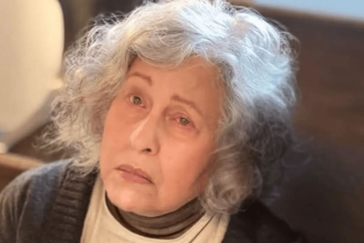 Carmenza Gómez, actriz con más de cinco décadas de trayectoria en cine, teatro y televisión, sigue cautivando al público con su talento y carisma. En la imagen, durante una de sus interpretaciones más recordadas. Foto tomada de redes sociales/VANGUARDIA