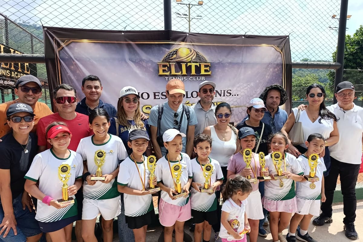 Cerca de 70 jóvenes deportistas de diferentes regiones del país participaron en el certamen, mostrando talento y proyección en las canchas santandereanas. /FOTO: Suministrada
