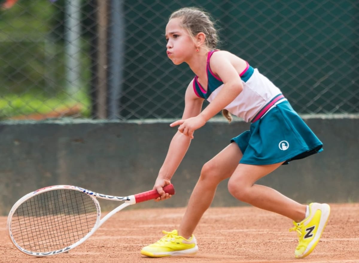 Cerca de 70 jóvenes deportistas de diferentes regiones del país participaron en el certamen, mostrando talento y proyección en las canchas santandereanas. /FOTO: Suministrada