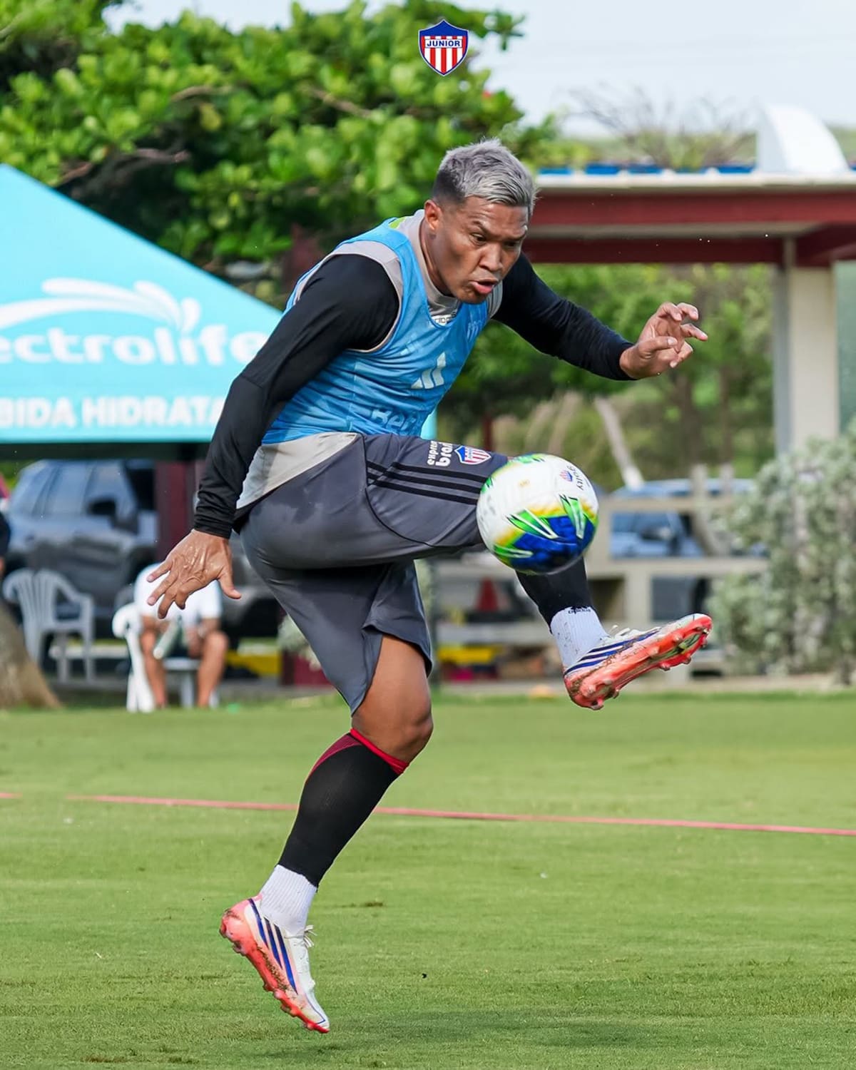 Teófilo Gutiérrez criticó los cambios del entrenador de Junior, Sebastián Viera, quien varió la nómina luego de dos partidos seguidos con triunfos. Foto: Junior.