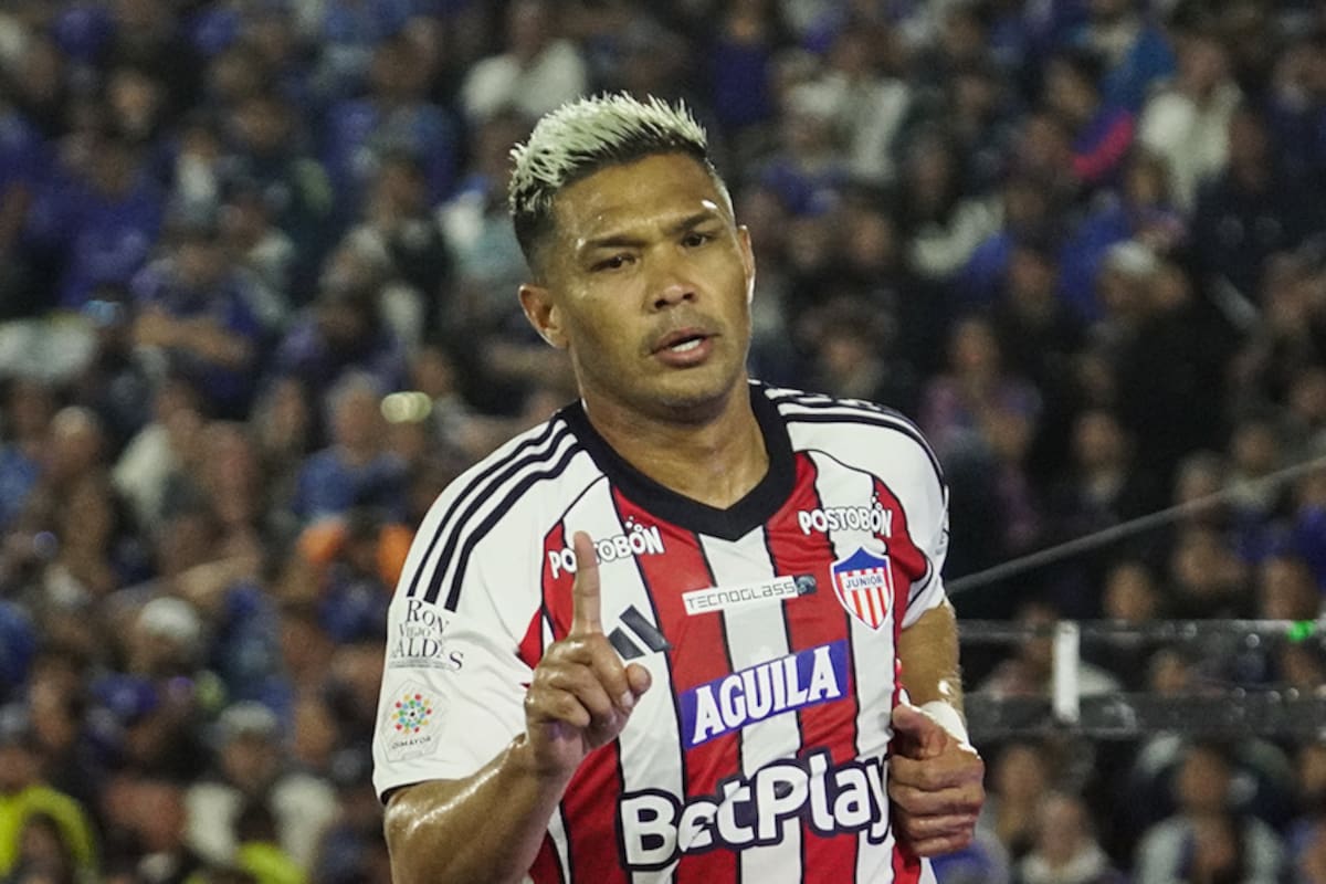 Teófilo Gutiérrez, jugador de Junior de Barranquilla, celebra el gol anotado este domingo a Millonarios en partido por la segunda fecha del Torneo Apertura de la Liga Betplay Dimayor.//@JuniorClubSA.