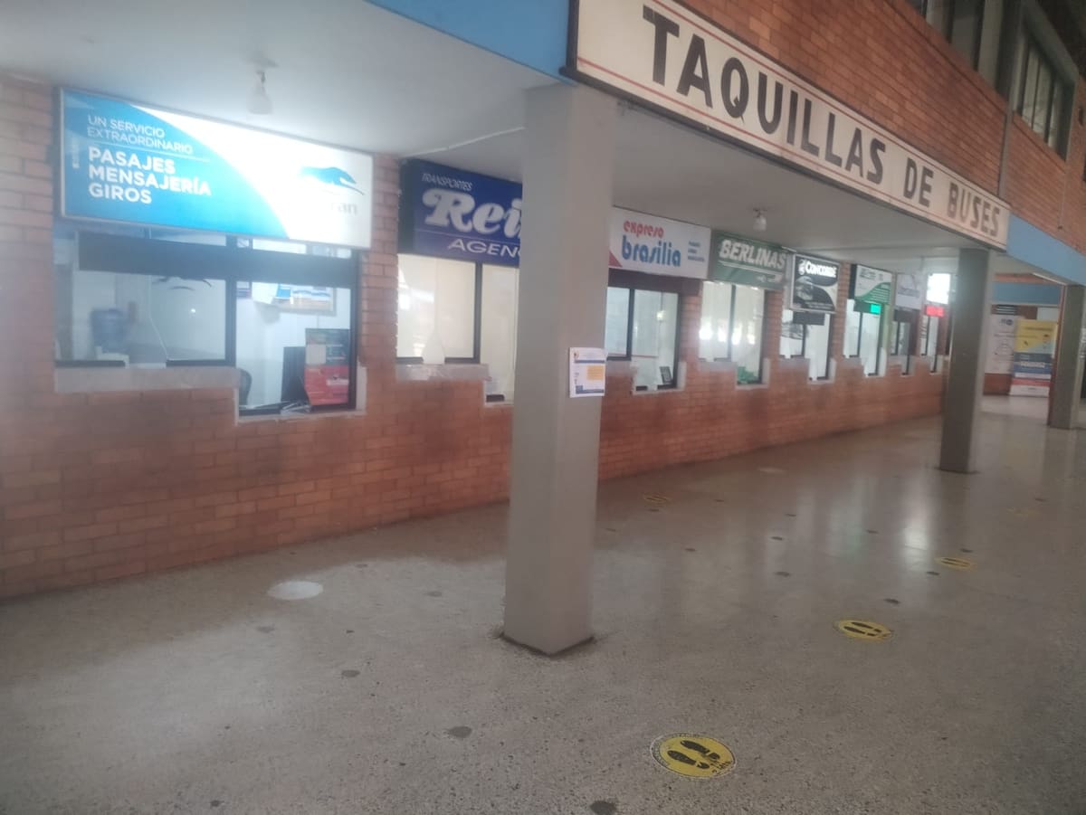 De las 9 empresas de transporte con ventanilla de atención al público, 5 estaban cerradas, sin personal.