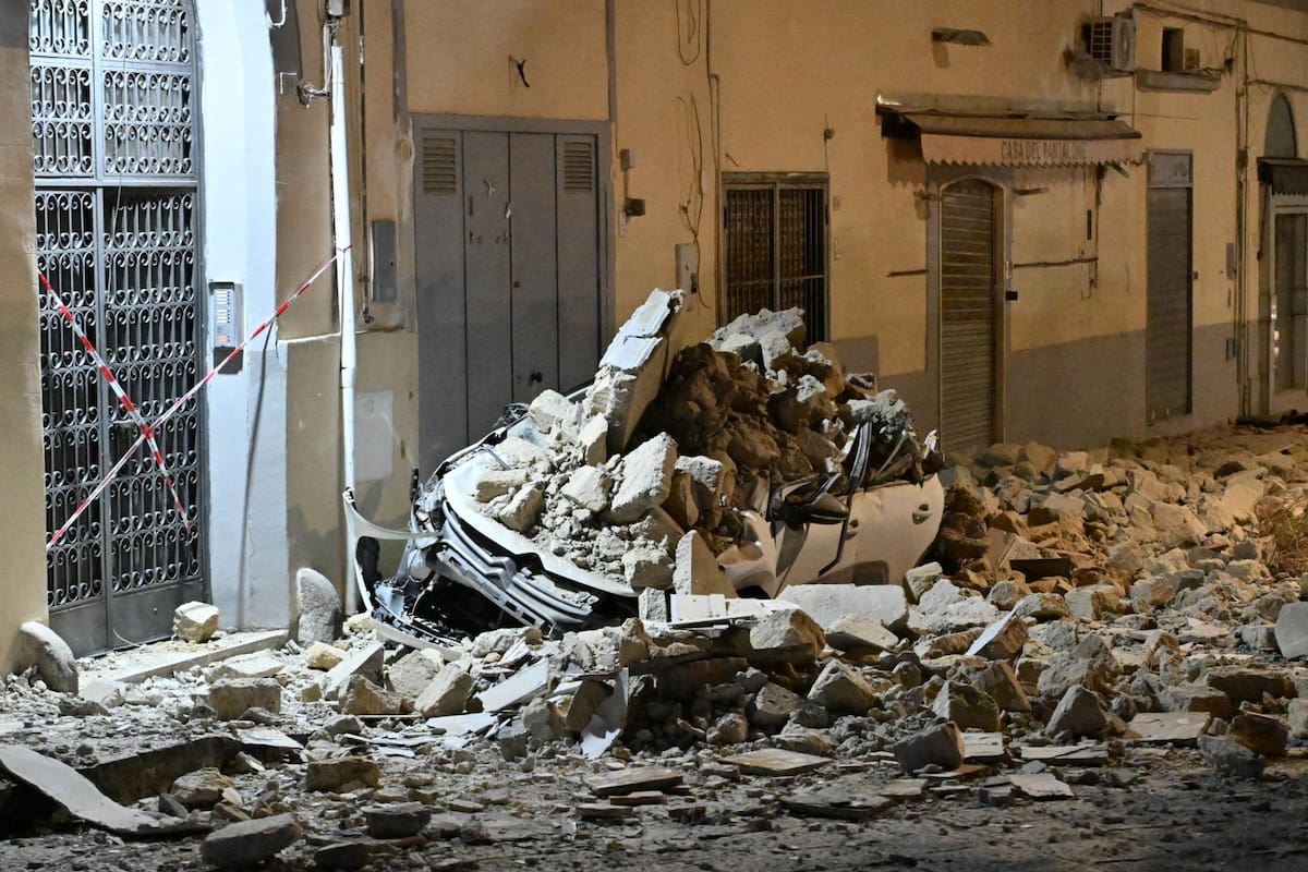 Sismo de magnitud 4.7 se registró en Nápoli, Italia. El reporte indica que han habido algunos derrumbes y fallos de electricidad.