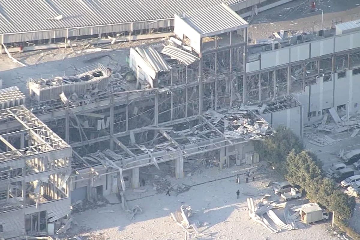 Terremoto en Japón provoca explosión y derrumbe de centro comercial: hay tres muertos.
Foto: redes sociales.
