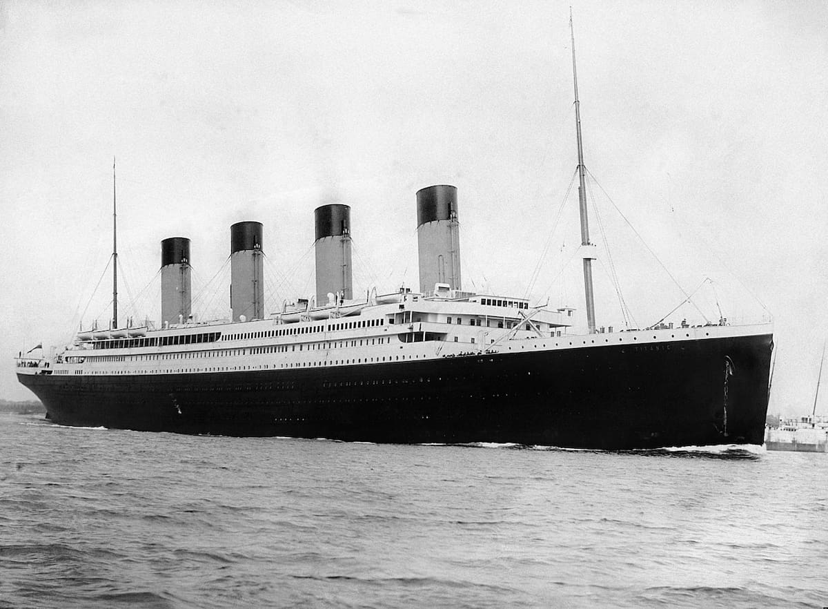 Un chaleco salvavidas utilizado por una sobreviviente del Titanic será subastado este fin de semana por primera vez. Firmado por quienes fueron rescatados en el bote número uno, podría alcanzar un valor de hasta 474,000 dólares.
