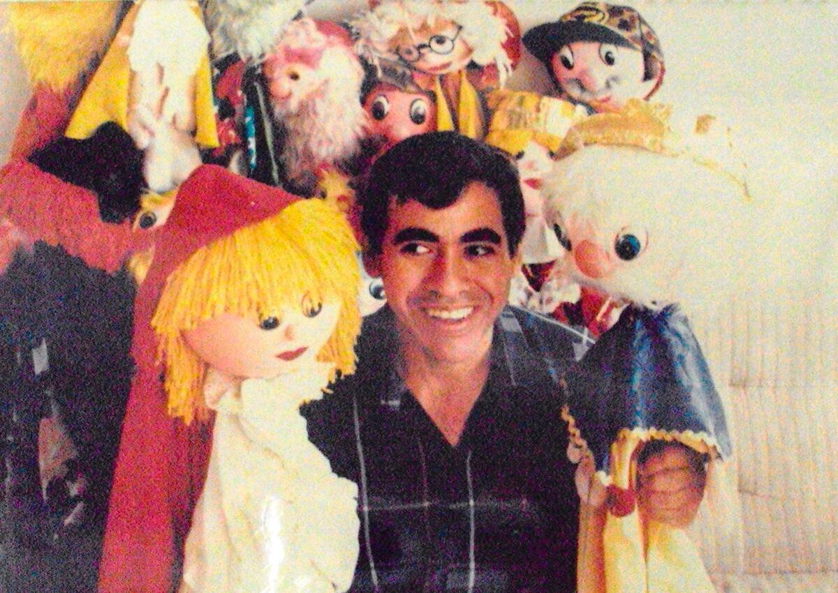 La compañía de títeres El Cristal comenzó con Alonso Ortíz Picón, un estudiante de la UIS, irreverente, luchador y creativo en los años setenta. Foto: Suministrada/VANGUARDIA