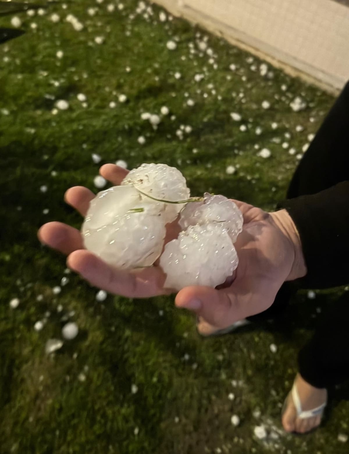 Una intensa tormenta de granizo sorprendió a Canasvieiras, en Florianópolis, durante la noche del sábado 29 de agosto.