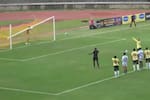 Increíble escena en el Torneo BetPlay: el arco cayó sobre el arquero del Atlético FC