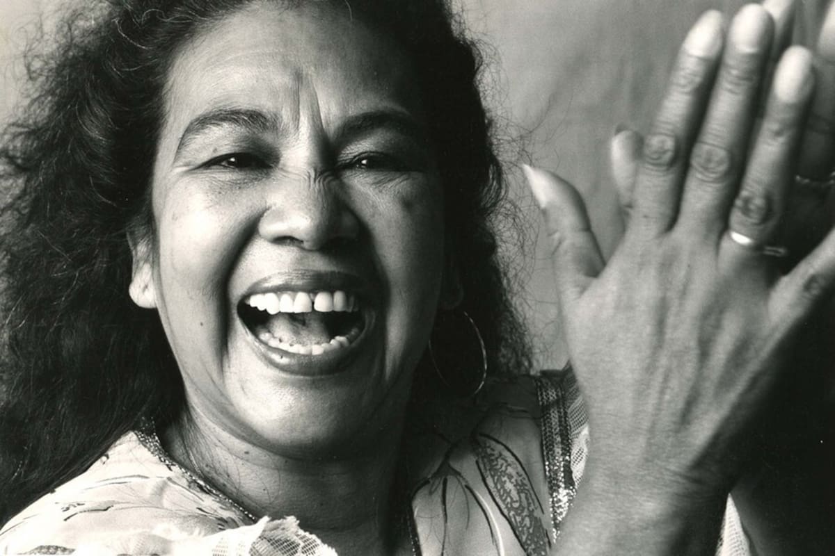 Falleció la maestra Totó la Momposina a sus 85 años en México. La figura más importante del folclor caribeño nos deja un legado invaluable en la cumbia y el bullerengue. Colombia prepara homenajes póstumos.