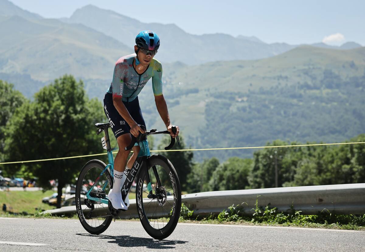 Peyragudes (France), 18/07/2025.- Colombian rider Harold Tejada of Astana team in action during the 13th stage of the Tour de France, an Individual Time Trial (ITT) over 10.9km from Loudenvielle to Peyragudes, France, 18 July 2025. (Ciclismo, Francia) EFE/EPA/CHRISTOPHE PETIT TESSON
