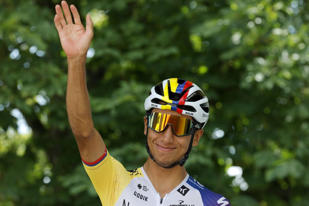 DOLE (France), 17/07/2026.- Colombian cyclist Egan Bernal of Netcompany Ineos Cycling Team at the sign-on ceremony ahead of Stage 13 of the Tour de France, a 205.8 km route from Dole to Belfort, France, 17 July 2026. (Ciclismo, Francia) EFE/EPA/GUILLAUME HORCAJUELO