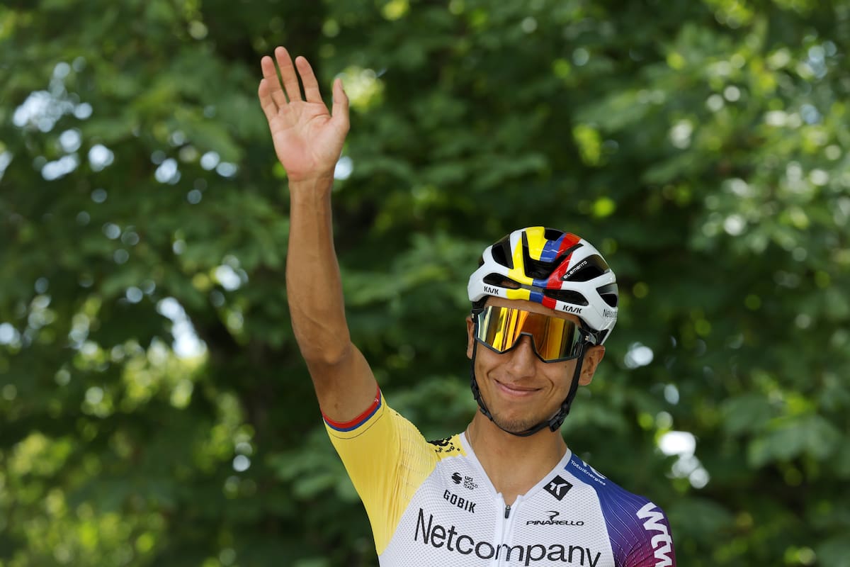 DOLE (France), 17/07/2026.- Colombian cyclist Egan Bernal of Netcompany Ineos Cycling Team at the sign-on ceremony ahead of Stage 13 of the Tour de France, a 205.8 km route from Dole to Belfort, France, 17 July 2026. (Ciclismo, Francia) EFE/EPA/GUILLAUME HORCAJUELO