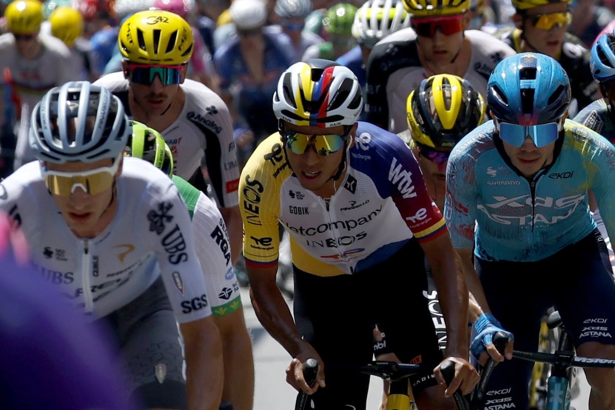GRANOLLERS (Spain), 06/07/2026.- Colombian cyclist Egan Bernal (C) of Netcompany Ineos Cycling Team in action during Stage 3 of the Tour de France, a 195.9 km route from Granollers, Spain to Les Angles, France, 06 July 2026. (Ciclismo, Francia, España) EFE/EPA/GUILLAUME HORCAJUELO