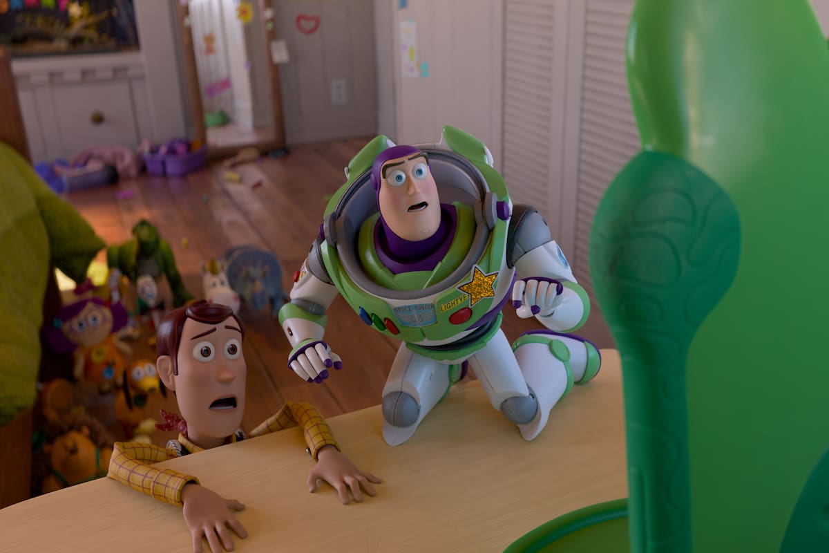 Buzz Lightyear, Woody, Jessie y el resto de la pandilla regresan siete años después en esta nueva aventura que les hará enfrentarse a un nuevo reto tras conocer a Lilypad, una 'tablet' con mucho carácter que buscará imponer sus normas. La cinta de animación estadounidense, dirigida por Andrew Stanton ('Buscando a Nemo', 'Bichos' y 'Wall-e', así como las anteriores entregas de 'Toy Story'), cuenta con un reparto estelar en sus voces originales compuesto por Tom Hanks, Tim Allen, Joan Cusack, Greta Lee y Conan O'Brien, entre otros.-EFE/Pixar. © 2026 ***SOLO USO EDITORIAL/SOLO DISPONIBLE PARA ILUSTRAR LA NOTICIA QUE ACOMPAÑA (CRÉDITO OBLIGATORIO)***Disney/Pixar
