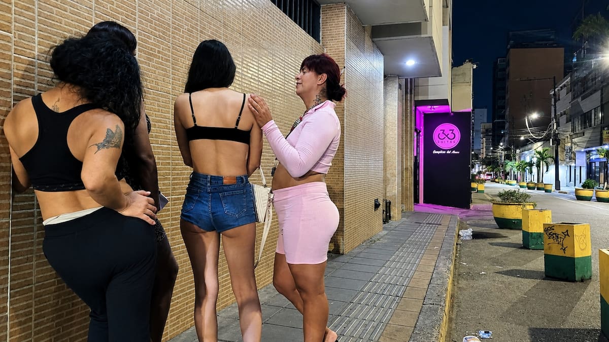 Entre clientes y agresiones, así sobreviven las trabajadoras sexuales en Bucaramanga.
Foto: Franz Rey / VANGUARDIA.