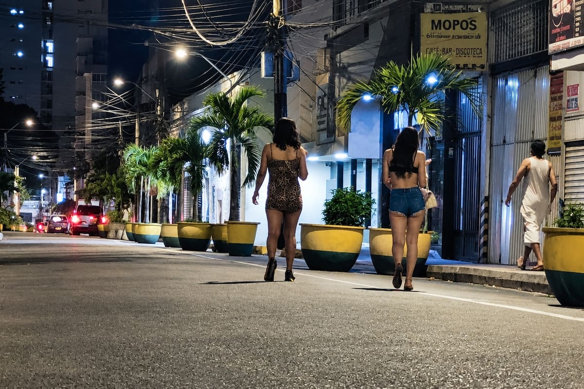 Algunas trabajan seis noches a la semana y ganan apenas lo necesario para pagar una habitación y comer.
Foto: Franz Rey / VANGUARDIA.