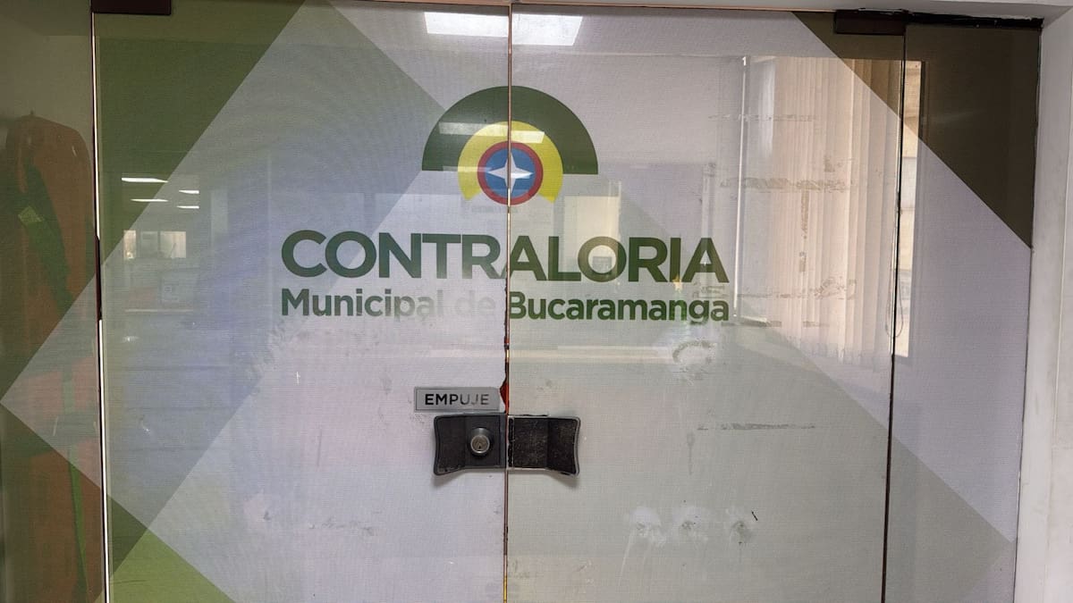 Trabajar sin sueldo: esta es la crisis en la Contraloría de Bucaramanga