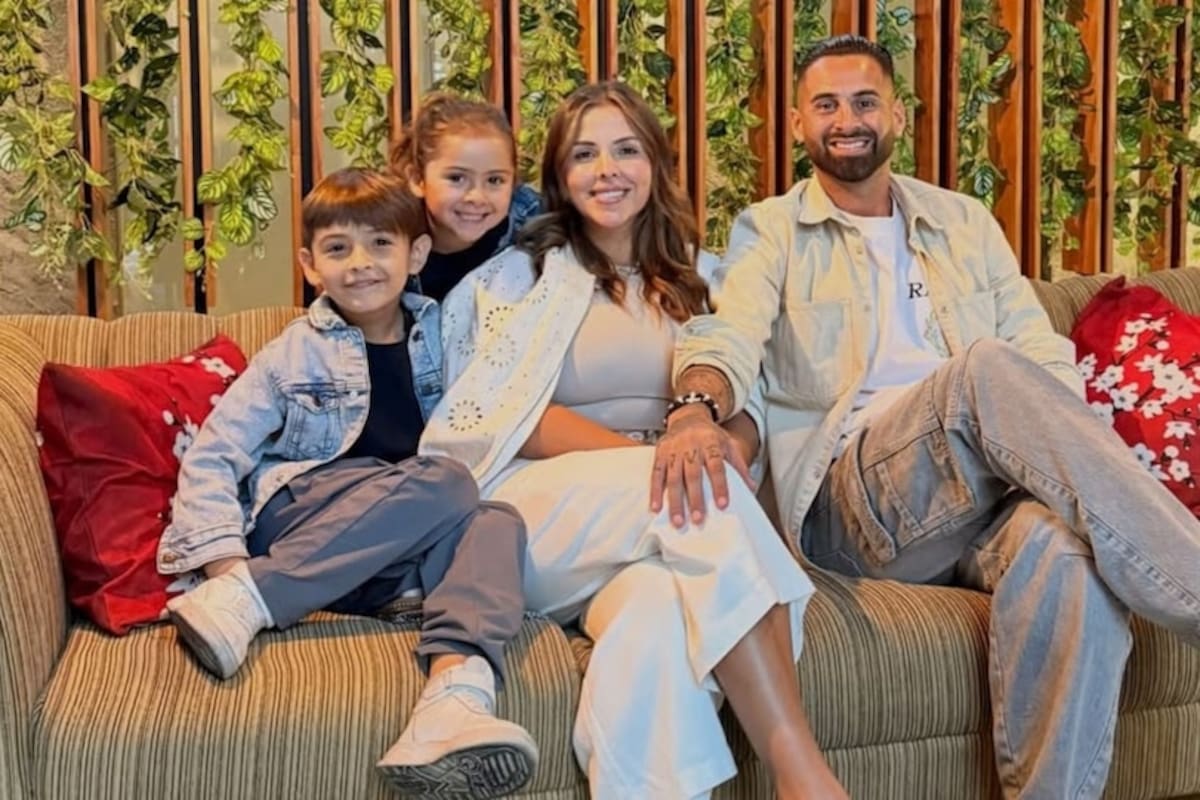 Lucas Trejo junto a su esposa Yanina Maranella y sus hijos Aarón y Ainhoa, desaparecidos tras el derrumbe de su edificio en La Guaira. Foto: tomada de redes sociales.