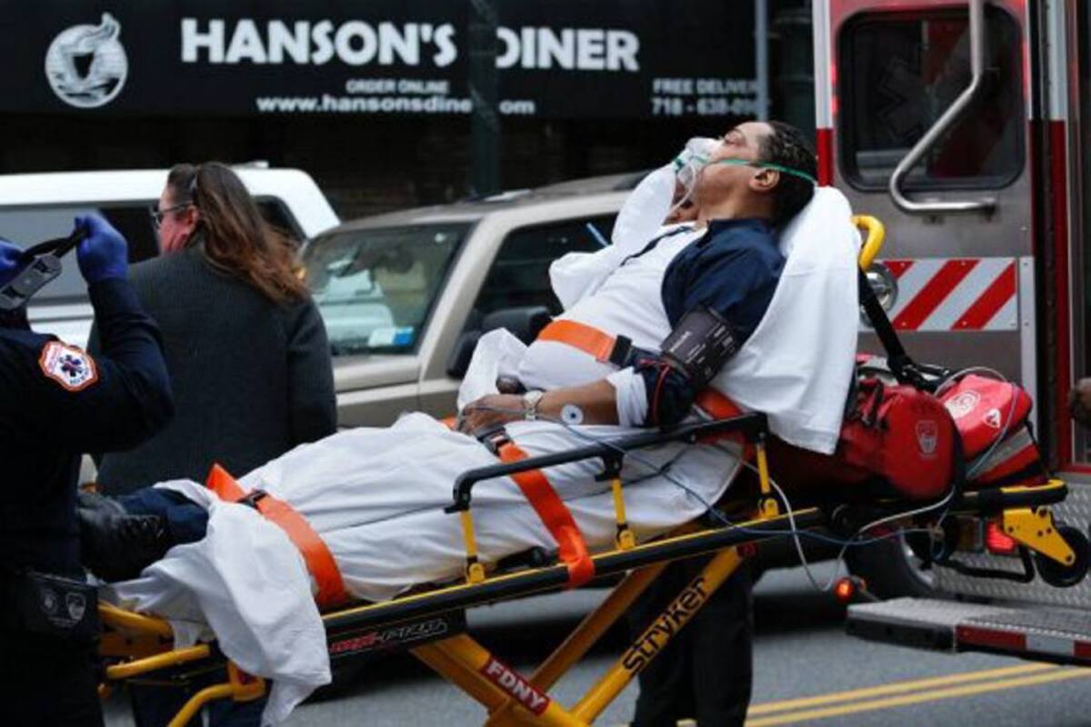 En el lugar fueron atendidos la mayoría de heridos que dejó el descarrilamiento de un tren en Brooklyn. (Foto: tomada de Intertet/VANGUARDIA LIBERAL )