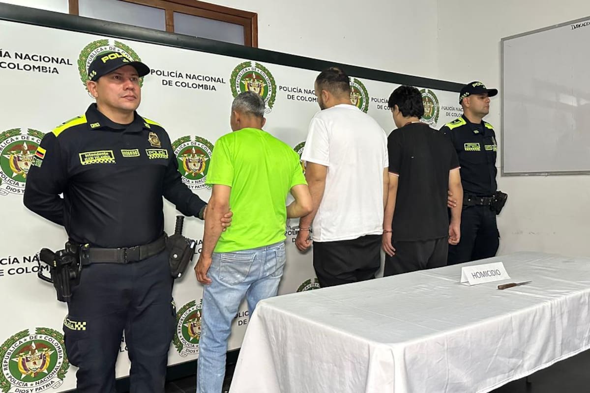 Tres presuntos responsables fueron capturados en flagrancia por la Policía.